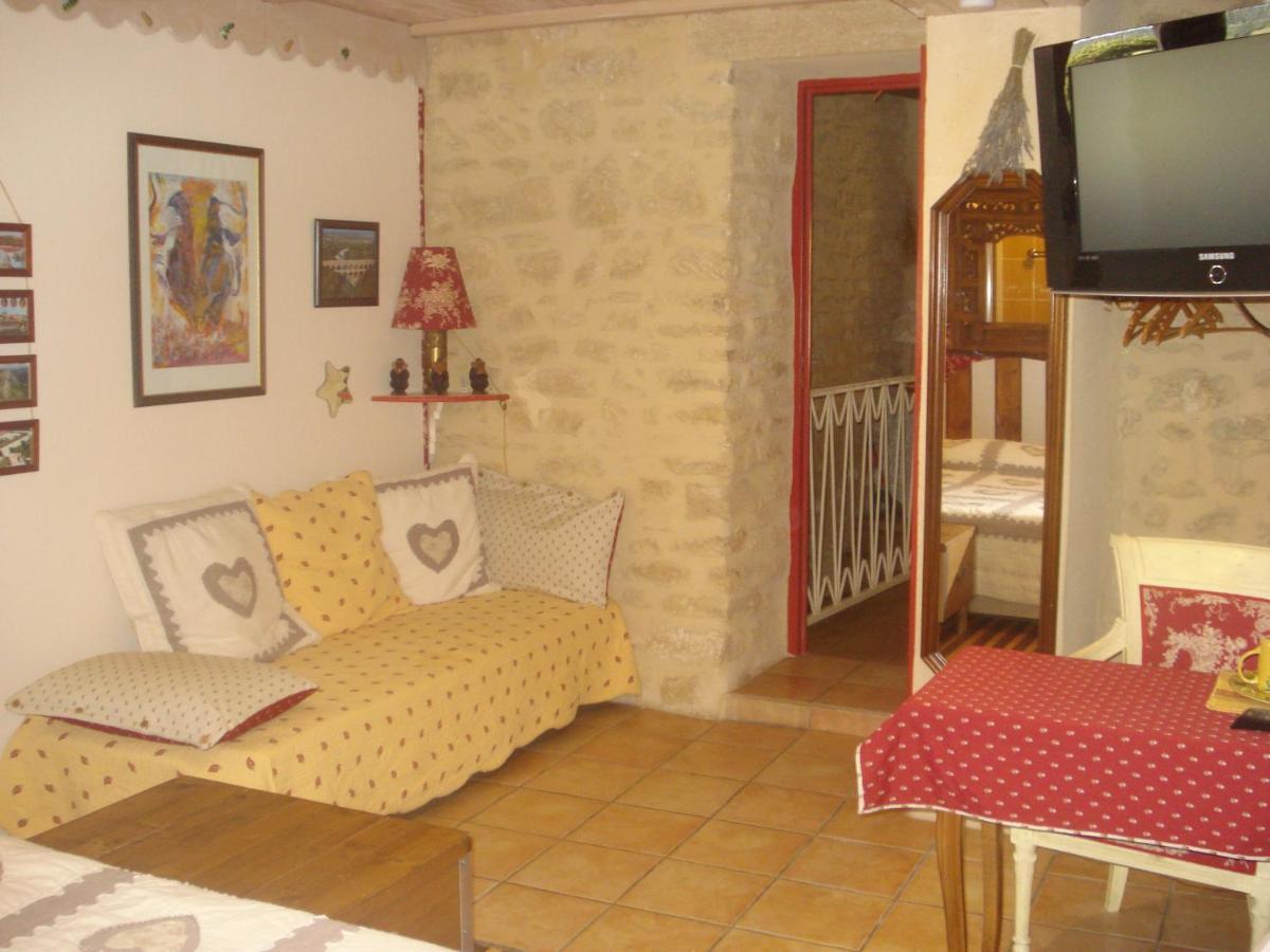 Locastillon Esterno foto