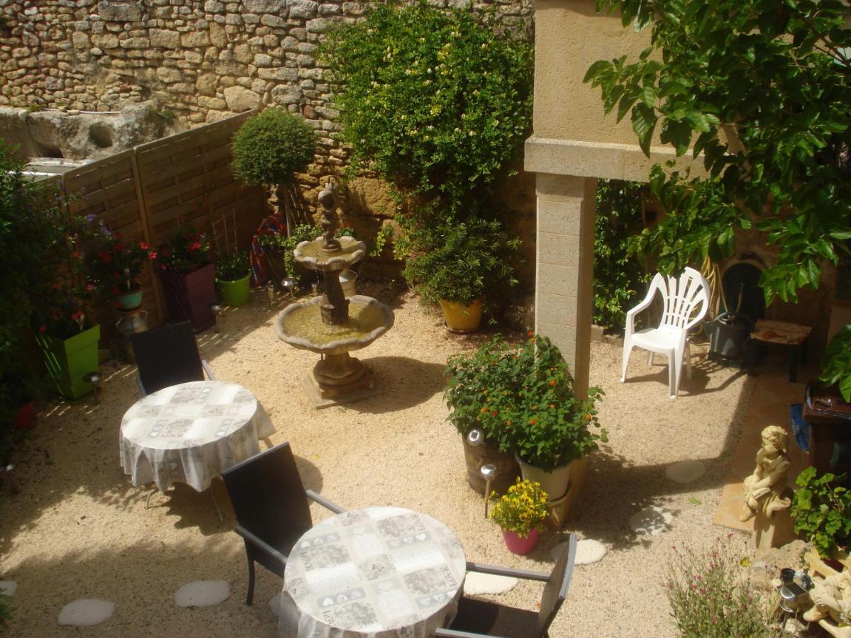 Locastillon Esterno foto