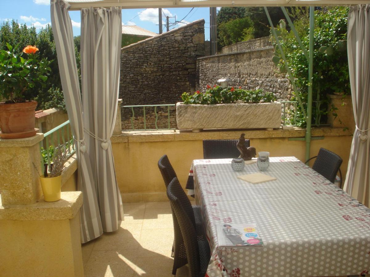 Locastillon Esterno foto