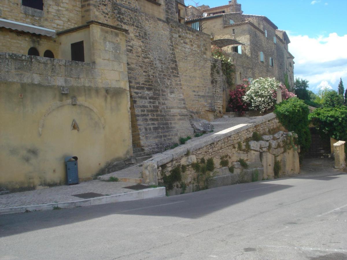 Locastillon Esterno foto